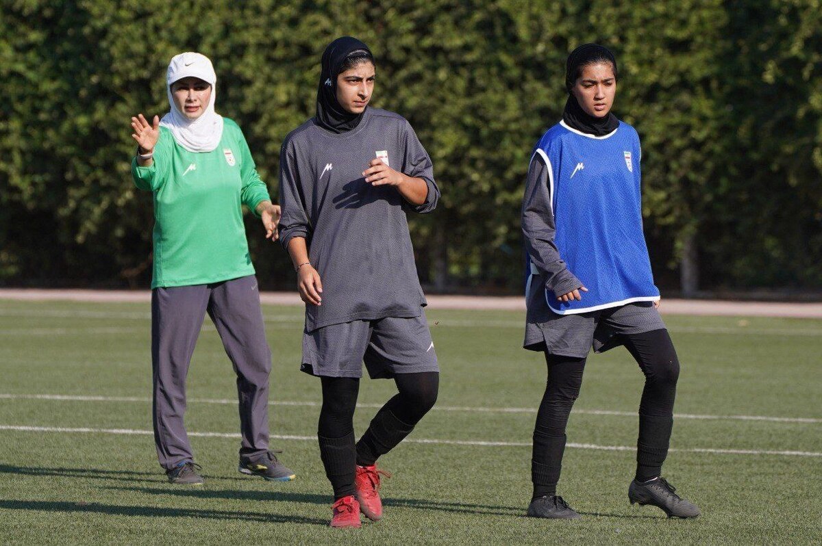 سرمربی تیم ملی فوتبال دختران ۳۰ بازیکن را به اردو فرا خواند