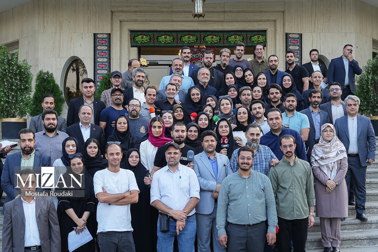 پزشکیان: افتخار ایستادگی ایران در جنگ تحمیلی ۱۲ روزه مرهون همراهی مردم است پزشکیان: افتخار ایستادگی ایران در جنگ تحمیلی ۱۲ روزه مرهون همراهی مردم است