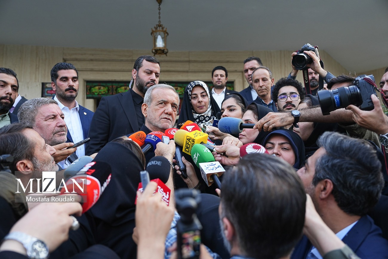 پزشکیان: افتخار ایستادگی ایران در جنگ تحمیلی ۱۲ روزه مرهون همراهی مردم است پزشکیان: افتخار ایستادگی ایران در جنگ تحمیلی ۱۲ روزه مرهون همراهی مردم است