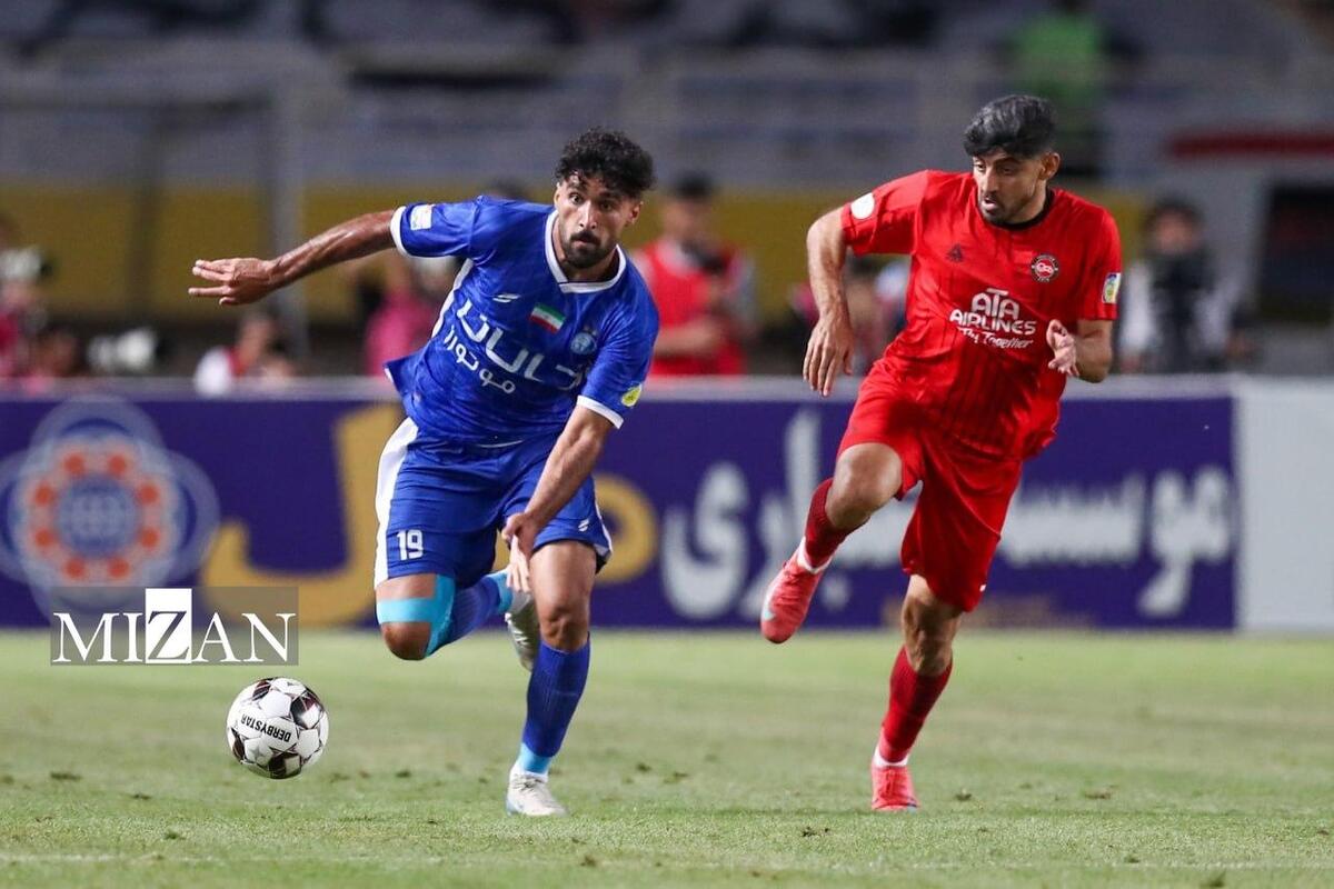 انتقاد پیشکسوت استقلال: بازیکنان میلیاردی در کورس‌ها مَحو می‌شوند!/ ناهماهنگی آبی‌پوشان نتیجه خریدهای دیرهنگام است