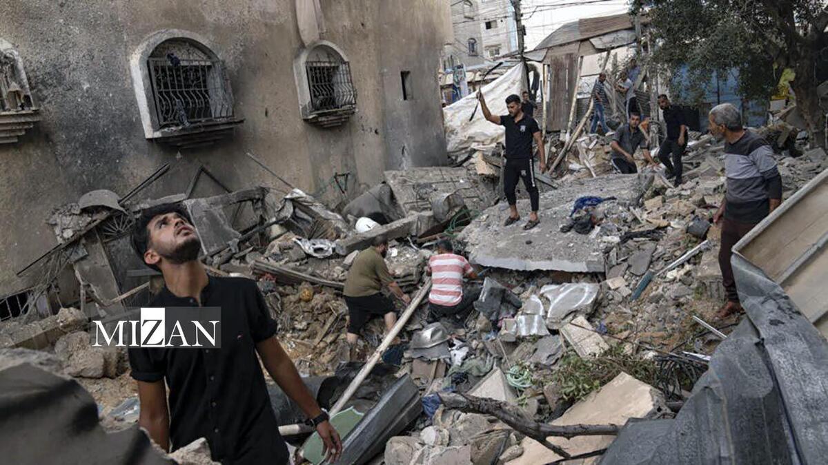 بمباران ساختمان‌های مسکونی در خان‎یونس؛ مرکز توزیع کمک‌های بشردوستانه در دیرالبلح هدف قرار گرفت