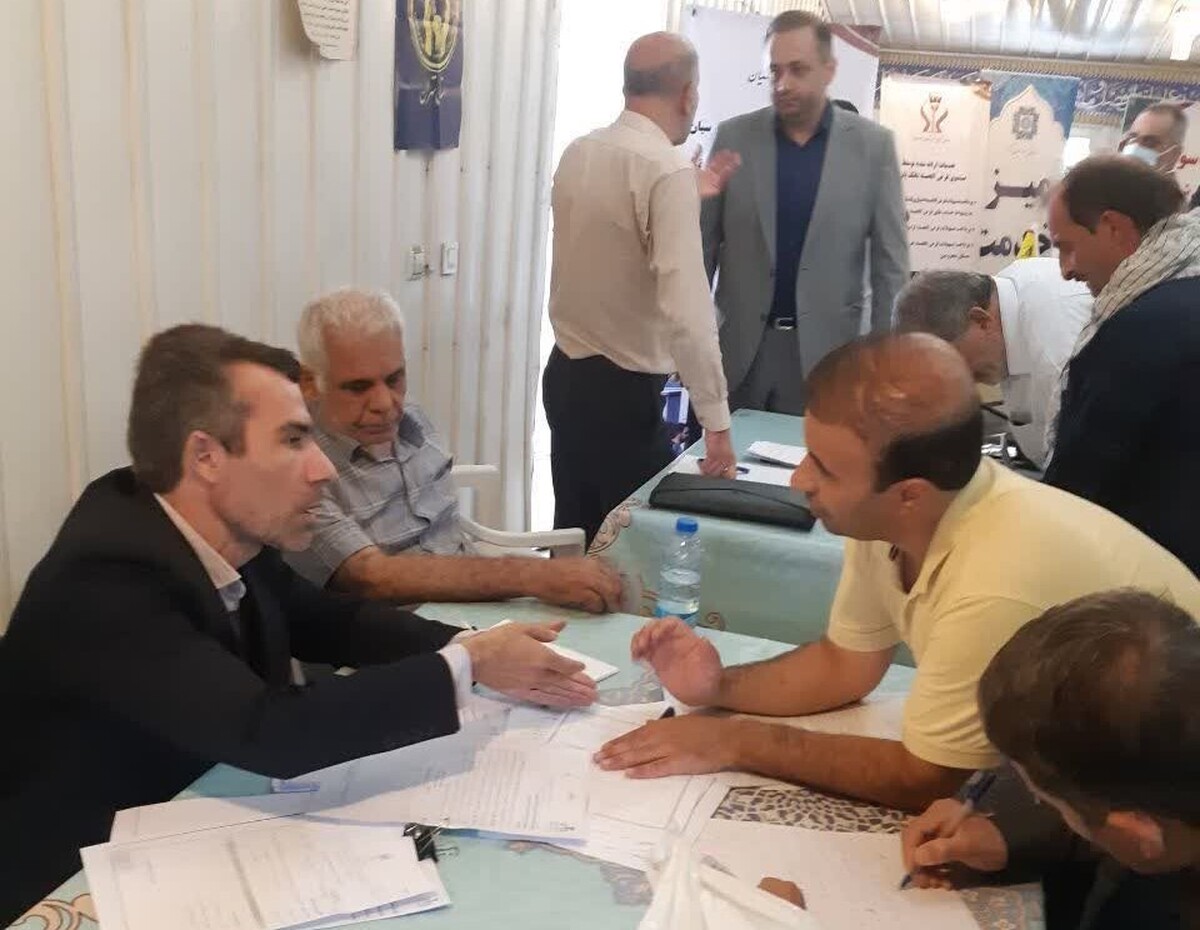 میز خدمت قوه قضاییه برای رسیدگی به مشکلات نمازگزاران در مصلای امام خمینی (ره) برگزار شد