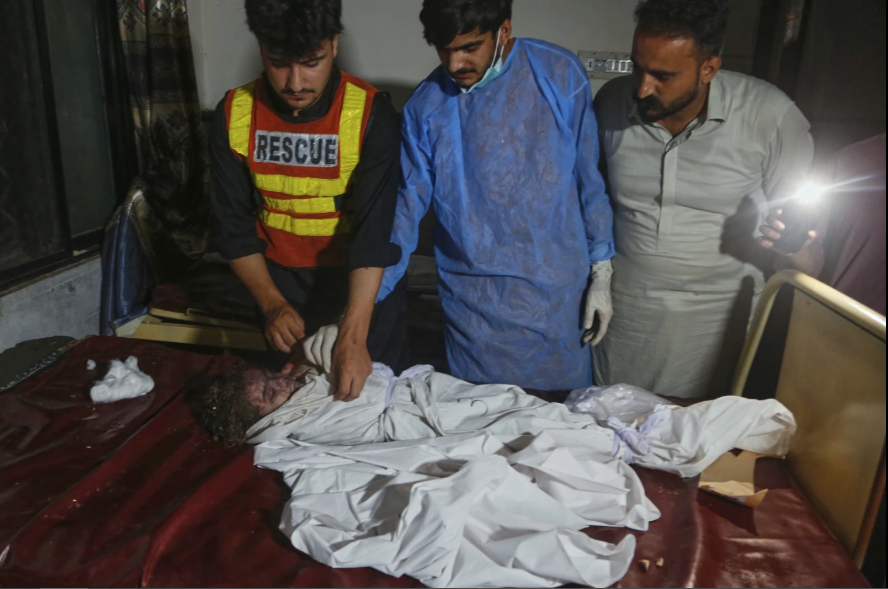 شمار قربانیان سیل در پاکستان به 220 نفر افزایش یافت شمار قربانیان سیل در پاکستان به 220 نفر افزایش یافت