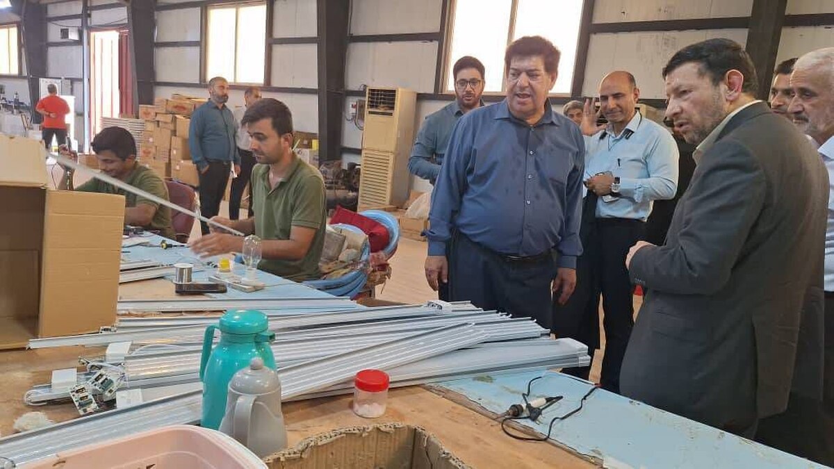بازدید رئیس‌کل دادگستری استان بوشهر از شرکت لامپ‌سازی نارون لیان در منطقه ویژه اقتصادی بوشهر