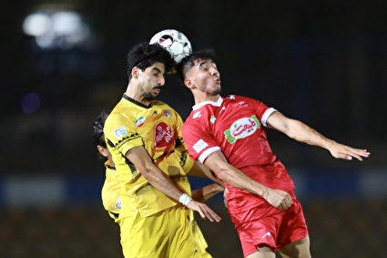 لیگ برتر فوتبال - دیدار تیم‌های پرسپولیس و فجر سپاسی