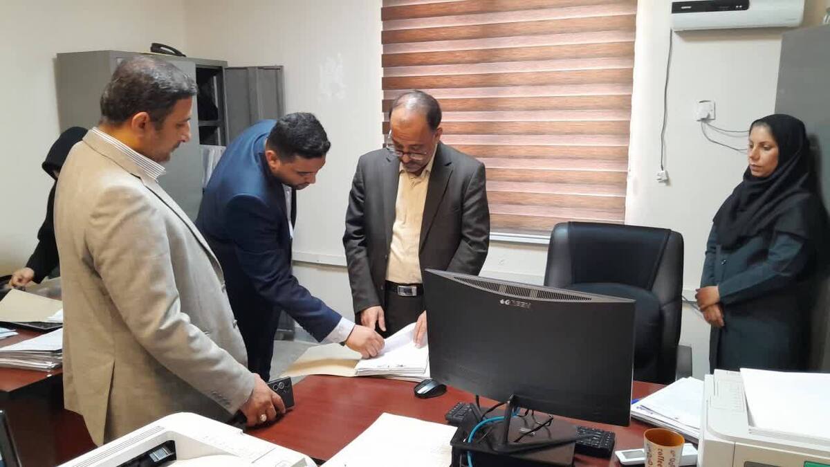 بازدید دادستان مرکز استان خوزستان از دادسرای بندر امام خمینی (ره) با هدف بررسی مشکلات و تسریع در روند رسیدگی به پرونده‌ها انجام شد