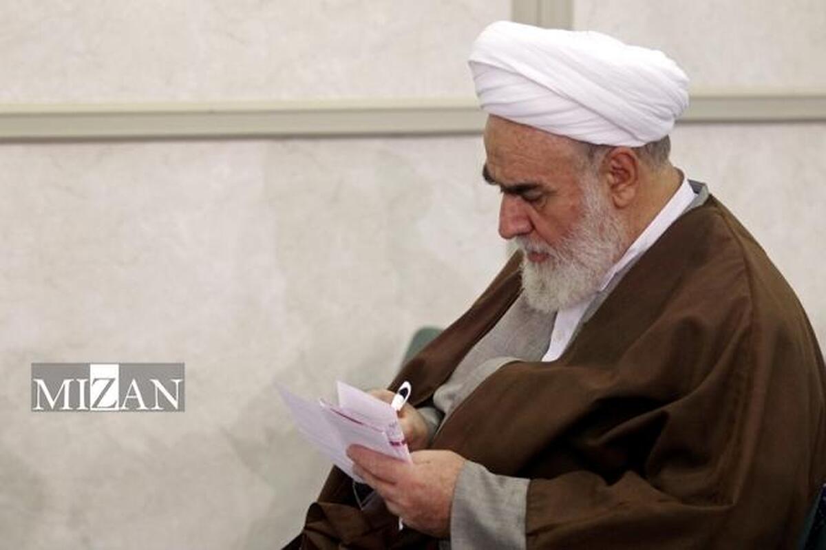 عیادت نماینده رهبر معظم انقلاب از آیت‌الله نوری همدانی و دیدار با آیت‌الله مکارم شیرازی و سبحانی