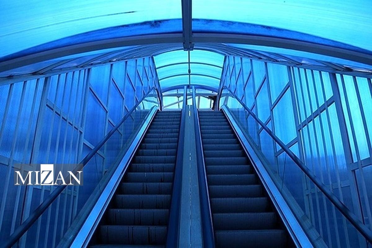 ساختار مهندسی پل عابر پیاده در محل پر تردد زنجان با دستور دادستان این شهر اصلاح می‌شود