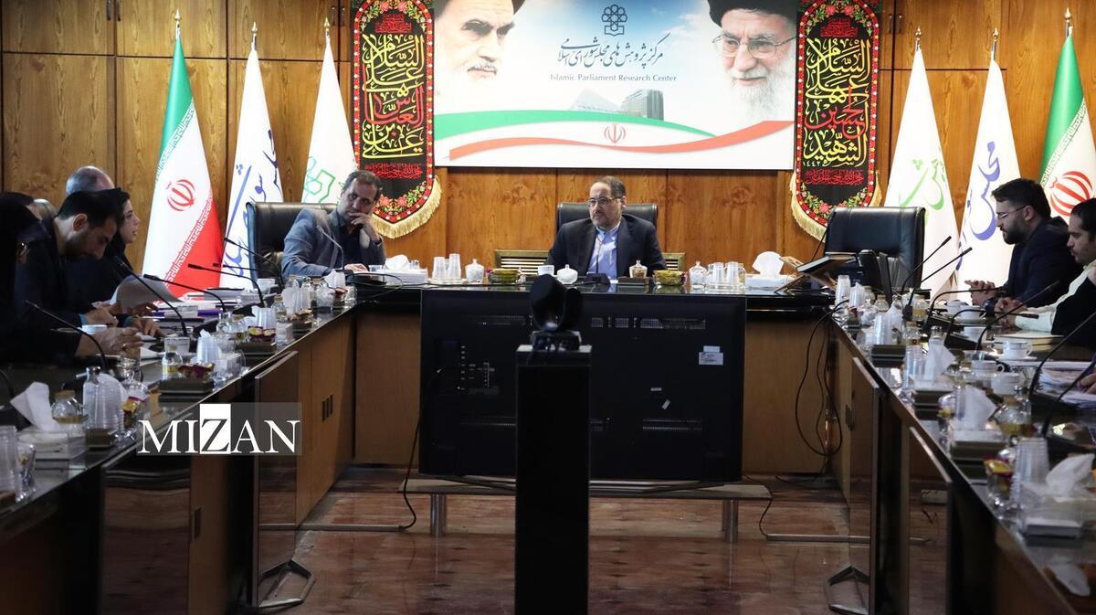 نگاهداری: اصلاحات نظام اداری باید از دستگاه‌هایی با پیچیدگی‌های کم شروع شود