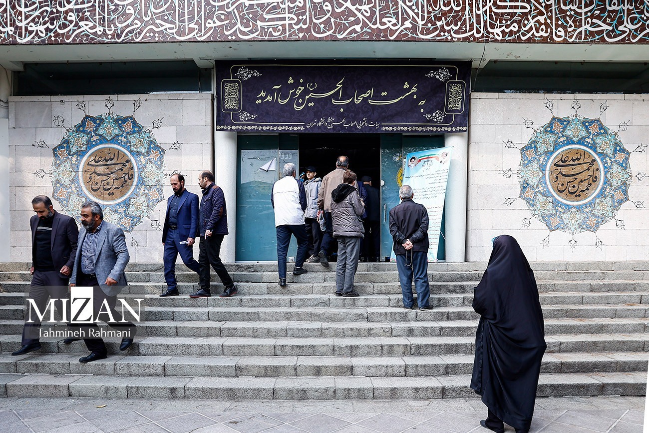 ۲۲۹ هزار و ۳۹۴ مورد ملاقات مردمی در تیرماه توسط مسئولان قضایی سراسر کشور انجام شد/ دریافت ۶۵ درخواست حقوقی از نمازگزاران در میز خدمت نماز جمعه تهران