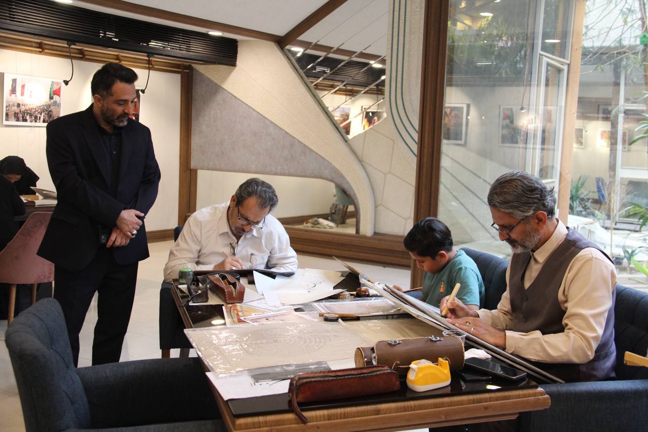 برج آزادی میزبان خوشنویسی زیارت عاشورا در ورک‌شاپ «ایرانِ حسین»