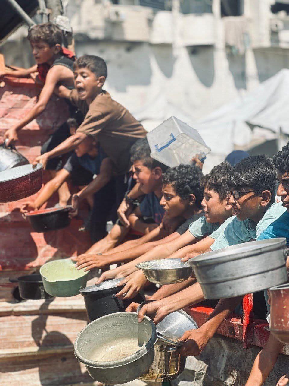 حمله رژیم صهیونیستی به مرکز توزیع کمک در نتساریم؛ چندین نفر شهید و مجروح شدند