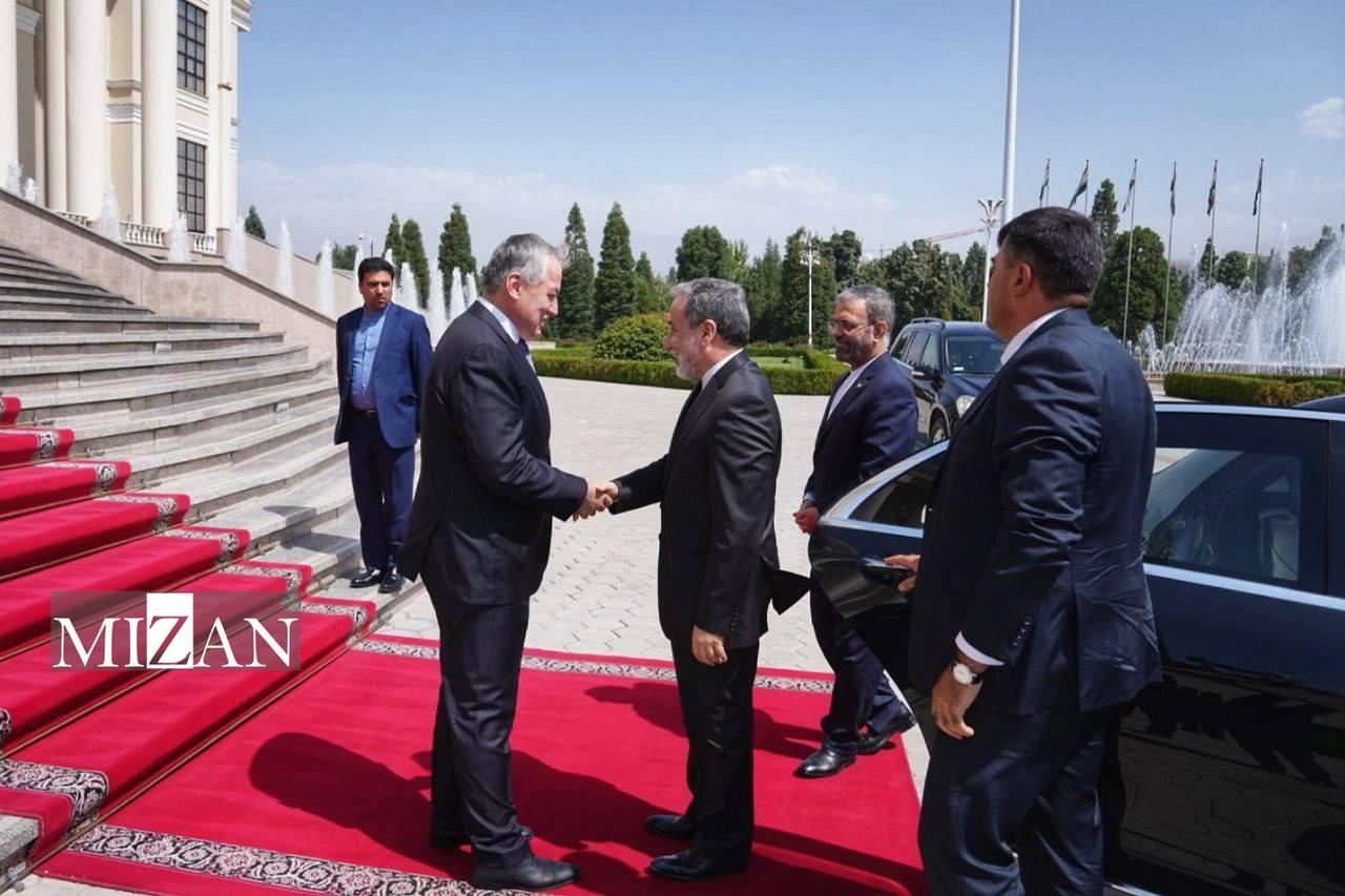 وزیر امور خارجه وارد تاجیکستان شد وزیر امور خارجه وارد تاجیکستان شد