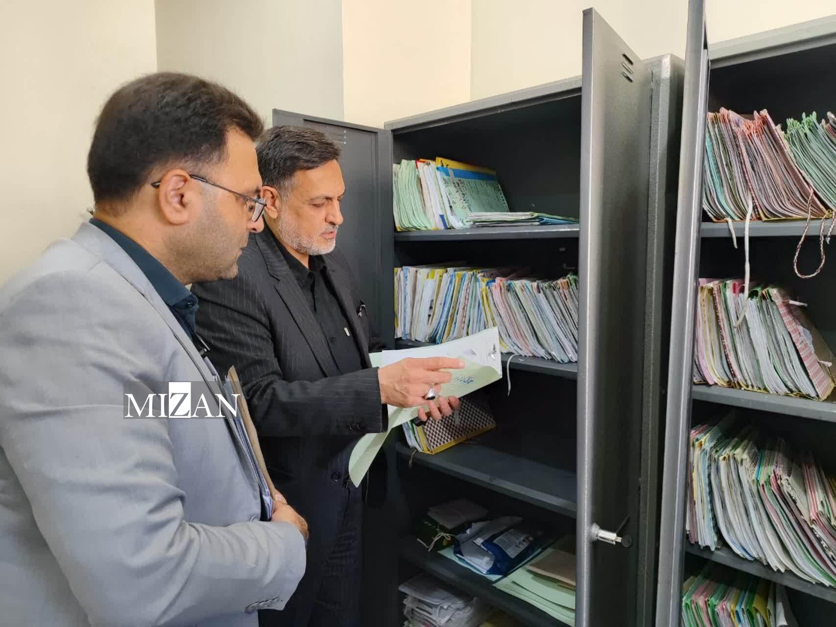 دادستان اصفهان: ساماندهی وسایل نقلیه توقیفی در پارکینگ‌های خمینی‌شهر در دستورکار است