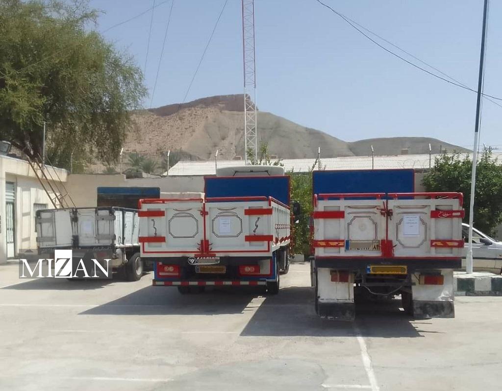 تداوم اقدامات دستگاه قضایی هرمزگان برای مبارزه با قاچاق سوخت/ بیش از ۴۰۰ هزار لیتر گازوئیل کشف و ۲ فروند شناور و ۹ خودروی شوتی توقیف شد