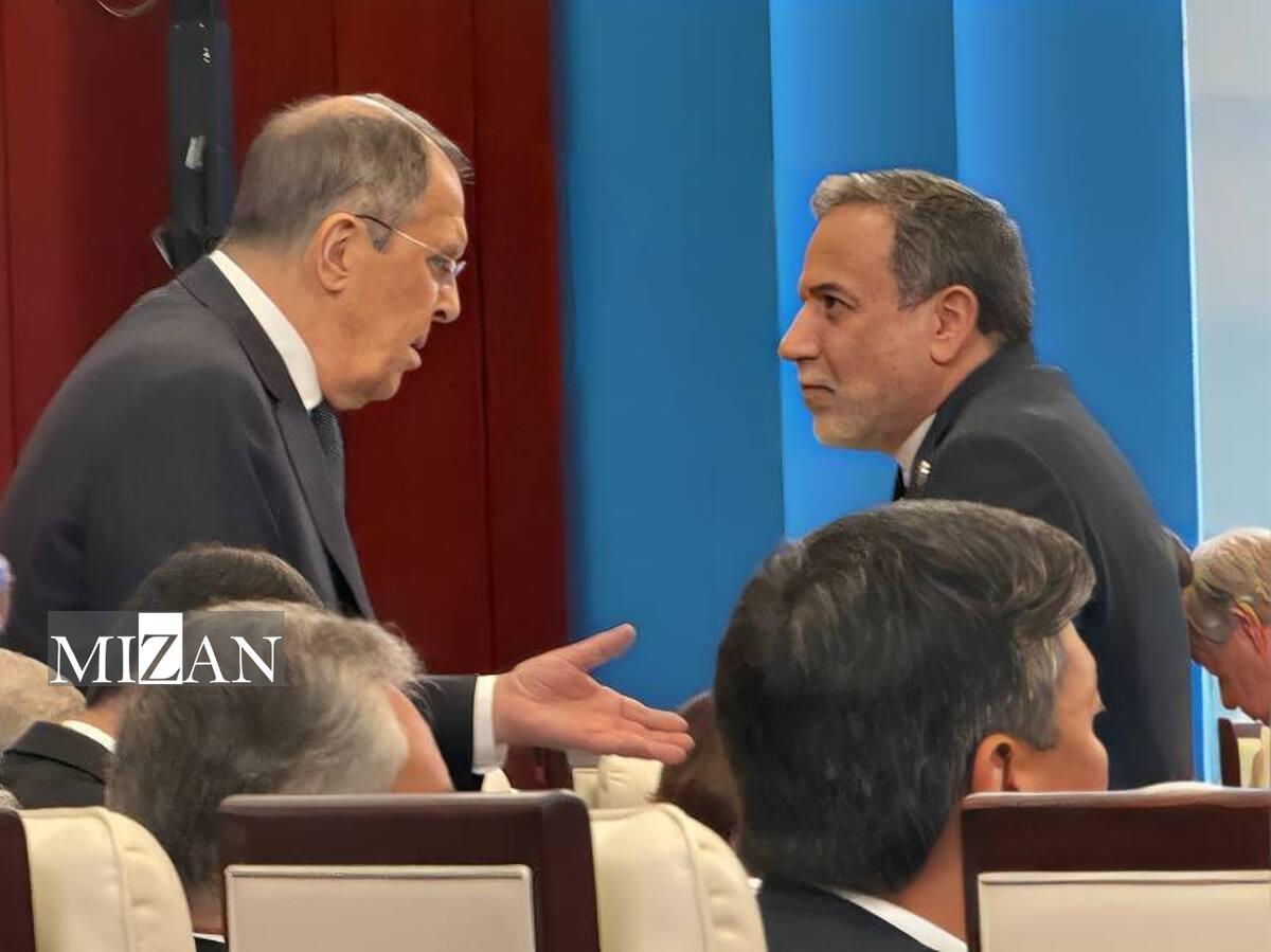 رایزنی عراقچی و لاوروف در چین