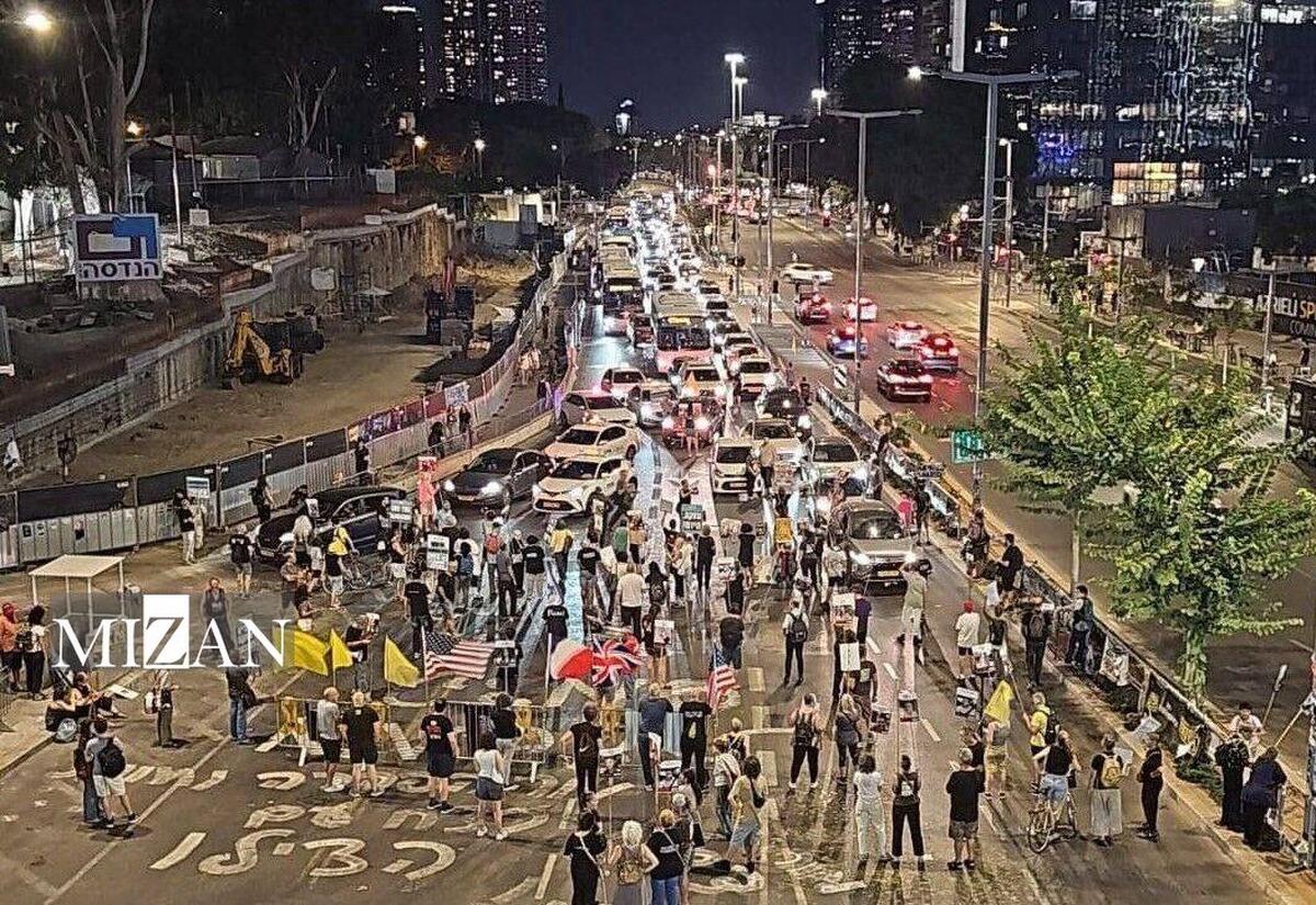 تظاهرات ضدکابینه در اراضی اشغالی؛ معترضان اطراف اقامتگاه نتانیاهو را به آتش کشیدند