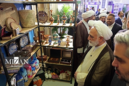 بازدید رئیس قوه قضاییه از نمایشگاه «روایت تحول در دادگستری استان خوزستان»