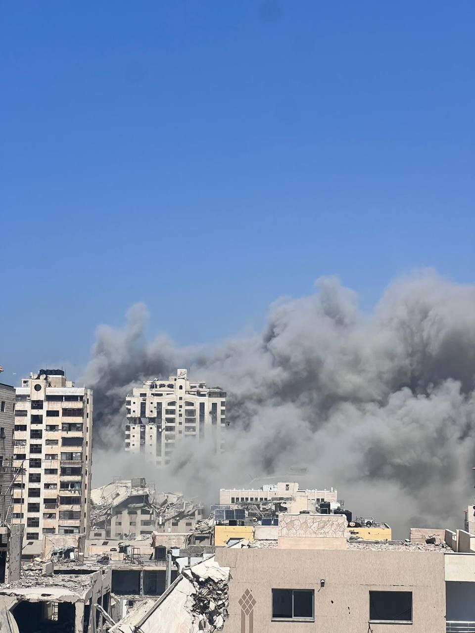 گسترش عملیات رژیم صهیونیستی در شهر غزه؛ برج‌های مسکونی هدف قرار گرفتند