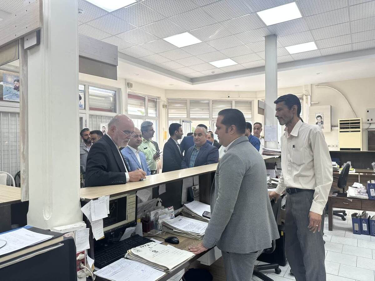 معاون امور بین‌الملل قوه قضاییه از اداره ثبت اسناد و املاک شهرستان آزادشهر بازدید کرد