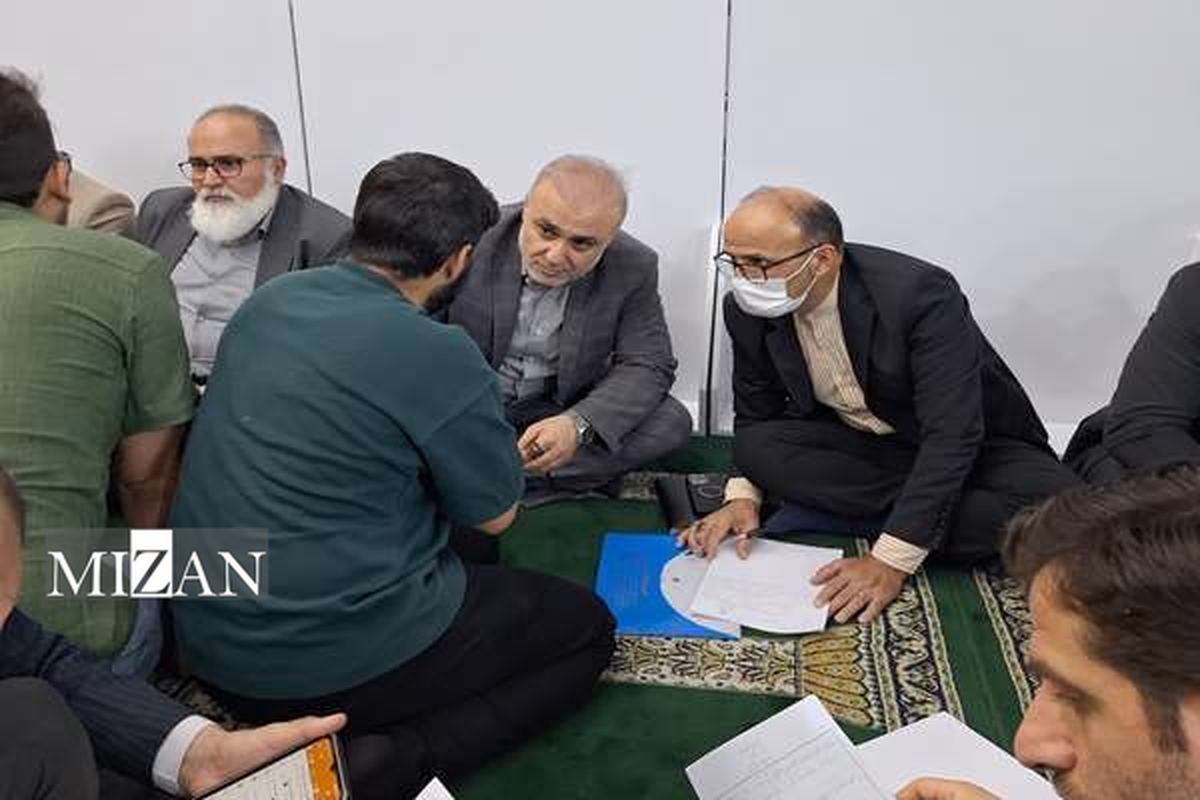 معاون اقتصادی سازمان بازرسی در مسجد حضرت رقیه (س) شهرستان نسیم شهر به مشکلات نمازگزاران رسیدگی کرد