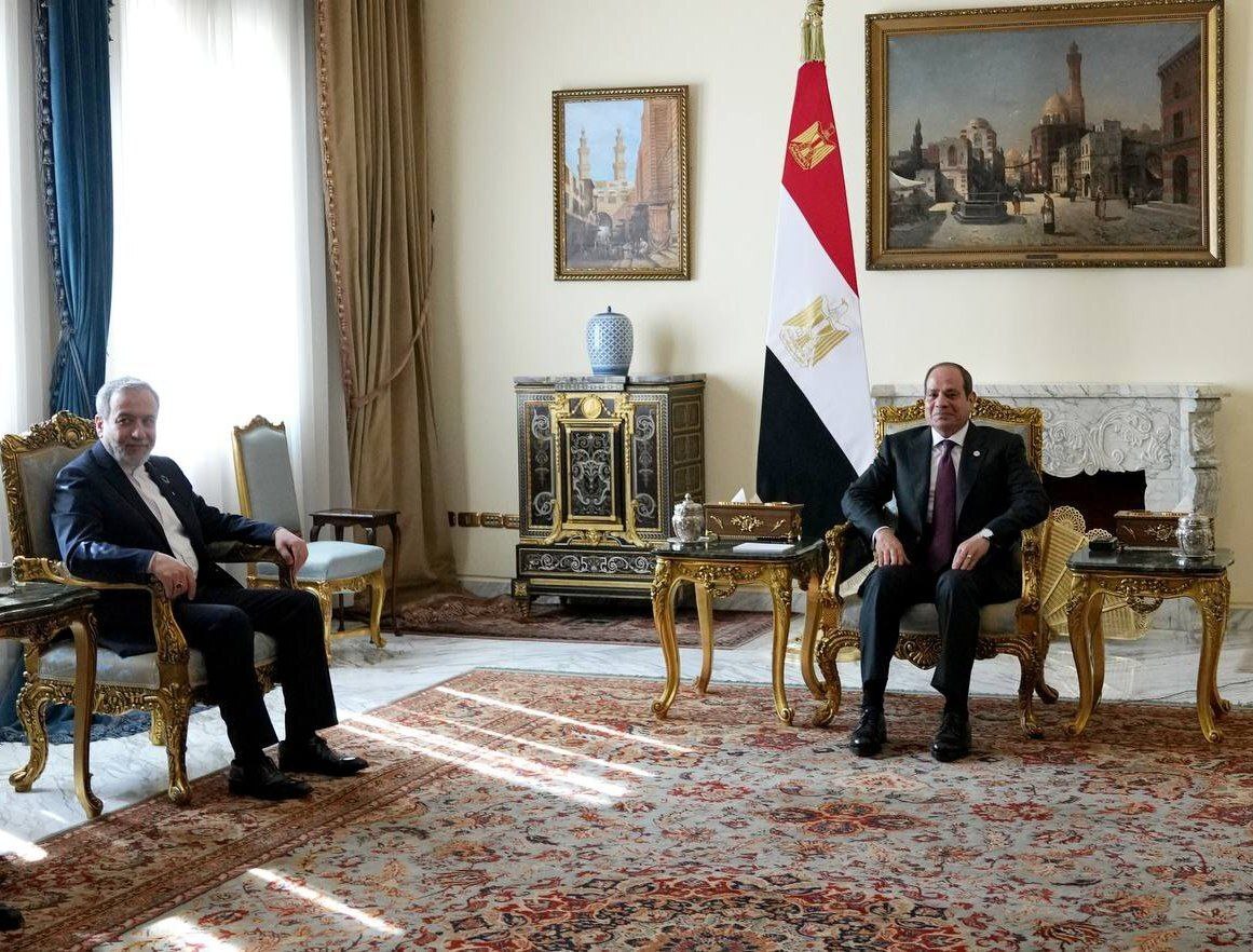 سفر وزیر امور خارجه به قاهره؛ عراقچی و گروسی دیدار کردند