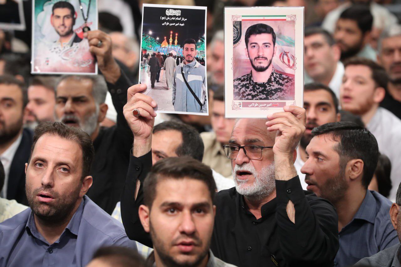 برگزاری مراسم گرامیداشت عید بزرگ ولادت پیامبر اعظم (ص) و امام صادق (ع) در حسینیه امام خمینی (ره) برگزاری مراسم گرامیداشت عید بزرگ ولادت پیامبر اعظم (ص) و امام صادق (ع) در حسینیه امام خمینی (ره)