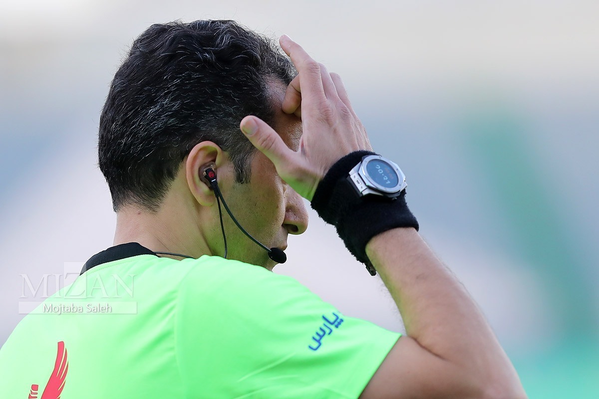 بررسی داوری‌های روز نخست از هفته سوم لیگ برتر فوتبال/ سکوت فدراسیون درباره پنالتی استقلال