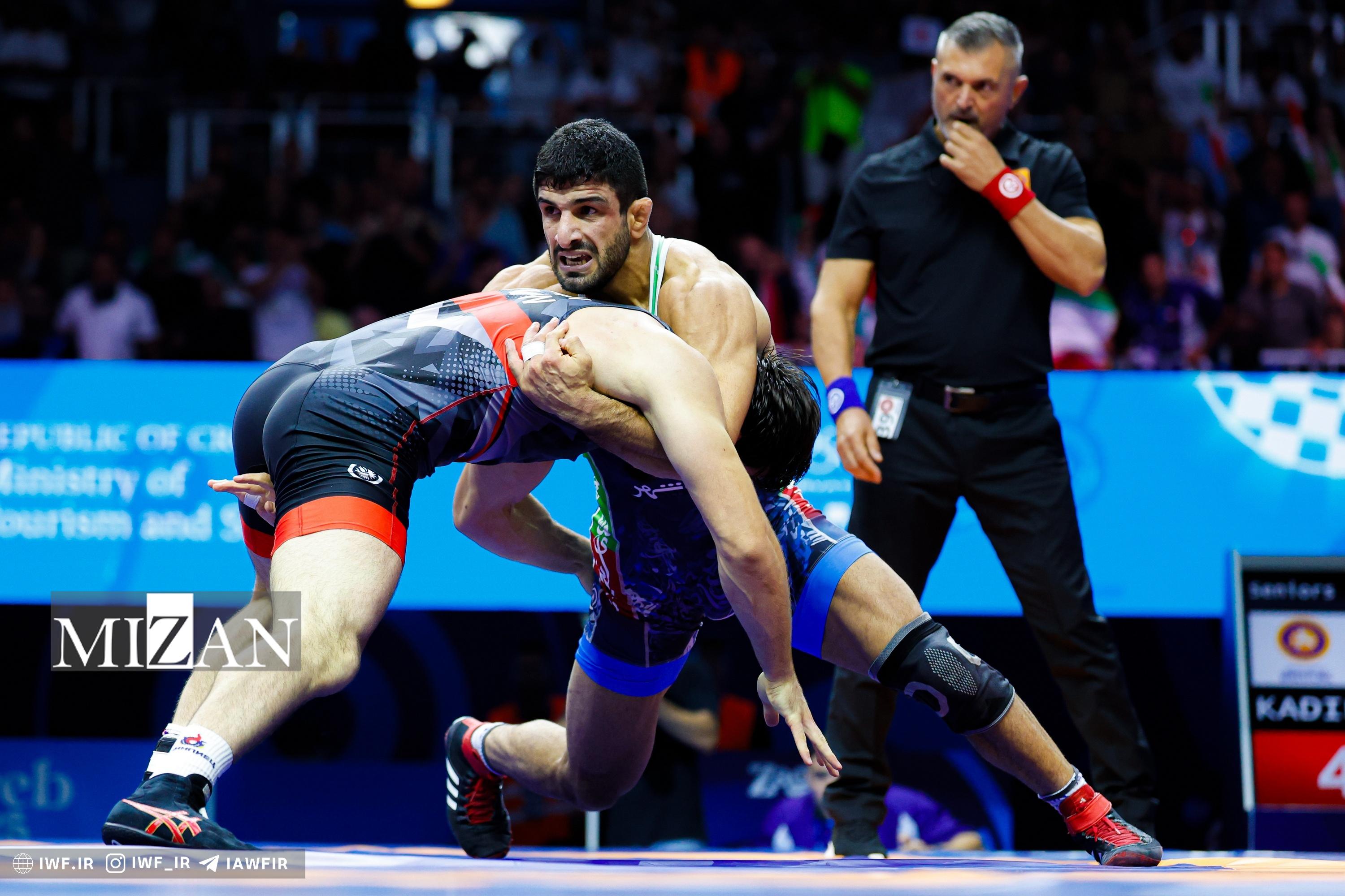 گزارشی از روز نخست کشتی آزاد قهرمانی جهان/ از حماسه جوان و اقتدار زارع تا ناکامی قاسم‌پور