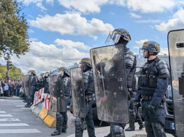 آزادی بیان به سبک فرانسه؛ خشونت پلیس در مواجهه با تکرار کابوس جلیقه زرد‌ها