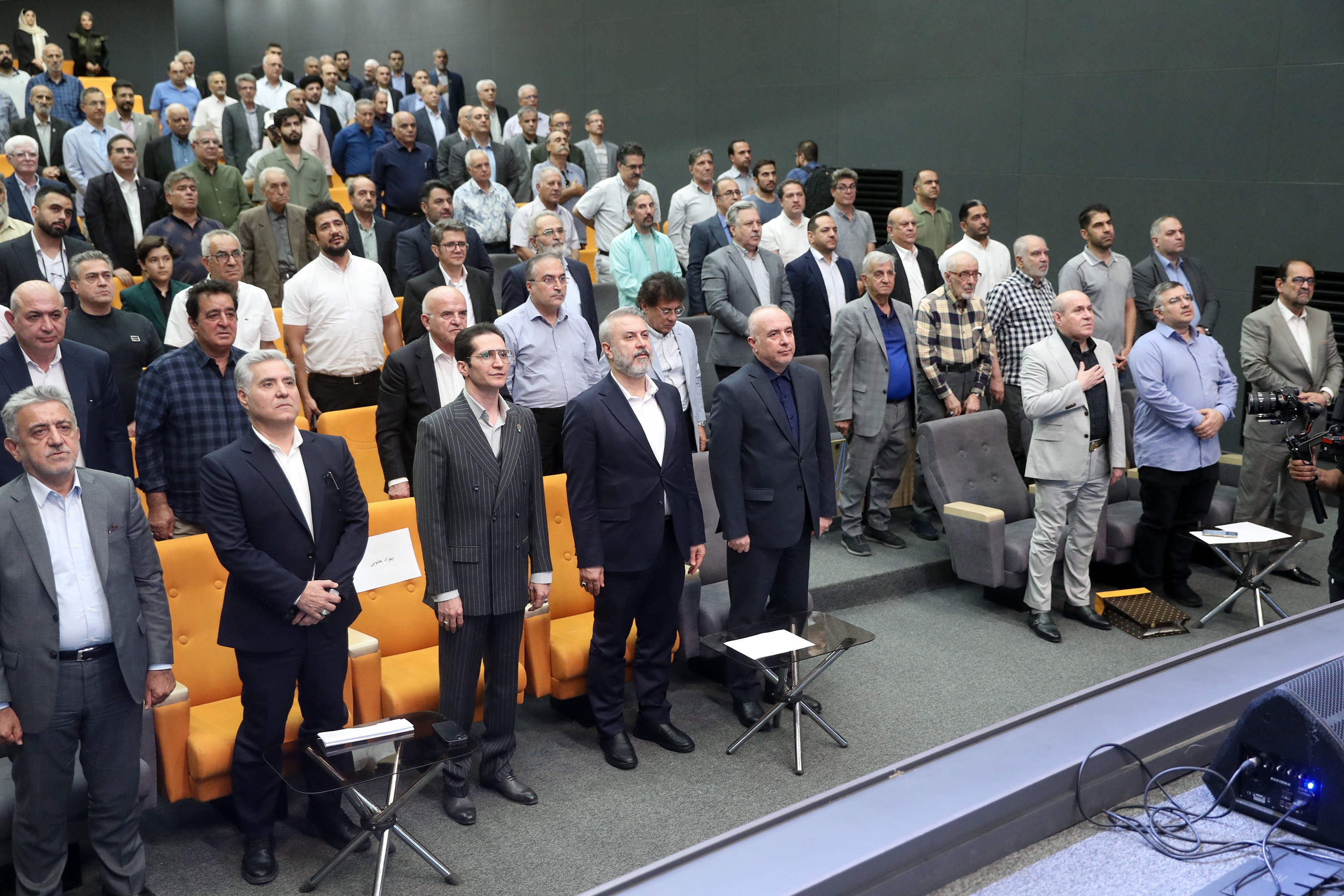 کتاب «بازار، تجار و اصناف دارالخلافه از گذشته تا به امروز»؛ راوی پیوند بازار با عرفان و سیاست