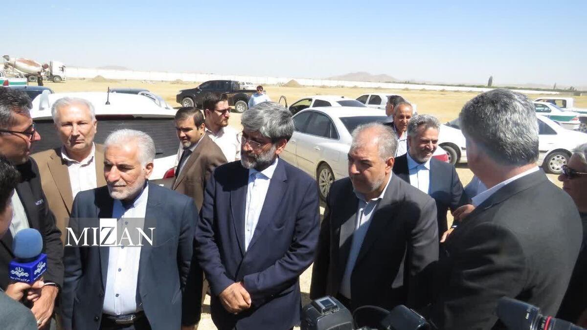 رئیس سازمان زندان‌ها و رئیس کل دادگستری آذربایجان غربی از محل احداث زندان جدید مهاباد بازدید کردند