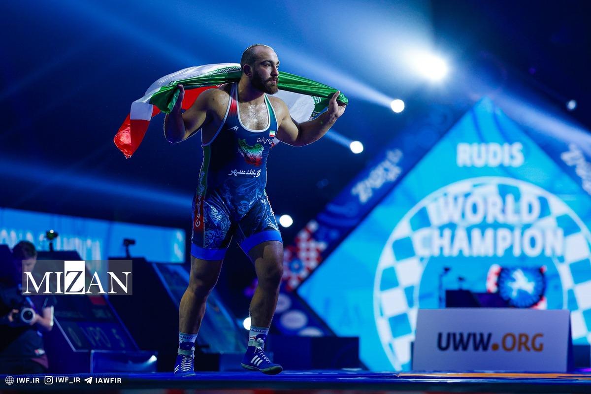 کشتی آزاد قهرمانی جهان| زارع طلایی شد/ یک طلا، یک نقره و یک برنز حاصل تلاش شاگردان درستکار در ۴ وزن اول