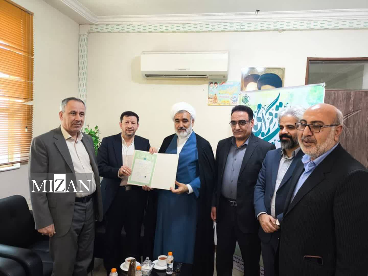 سند مالکیت یک قطعه زمین ۸۴ هکتاری موقوفه در بوشهر به مناسبت هفته وقف صادر شد