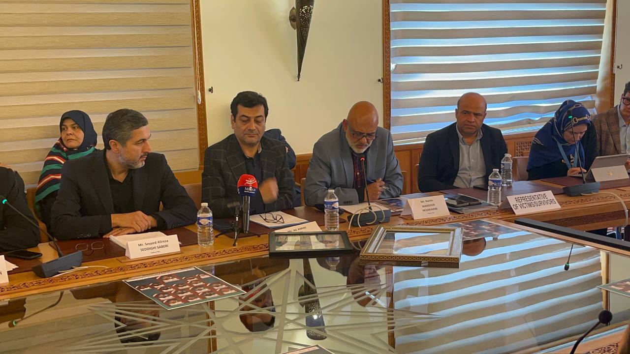 طنین صدای مظلومیت شهدای جنگ تحمیلی ۱۲ روزه در شورای حقوق بشر سازمان ملل/ خانوادههای شهدا: صدای مظلومیت ما را بشنوید و برای اجرای عدالت و جلوگیری از تکرار چنین فجایعی، اقدامی فوری، جدی و موثر انجام دهید/ دبیر ستاد حقوق بشر: سکوت شورای امنیت راه را برای ناامنی جهانی باز میکند/ حمله به تاسیسات صلحآمیز هستهای ایران نقض آشکار منشور ملل متحد است طنین صدای مظلومیت شهدای جنگ تحمیلی ۱۲ روزه در شورای حقوق بشر سازمان ملل/ خانوادههای شهدا: صدای مظلومیت ما را بشنوید و برای اجرای عدالت و جلوگیری از تکرار چنین فجایعی، اقدامی فوری، جدی و موثر انجام دهید/ دبیر ستاد حقوق بشر: سکوت شورای امنیت راه را برای ناامنی جهانی باز میکند/ حمله به تاسیسات صلحآمیز هستهای ایران نقض آشکار منشور ملل متحد است