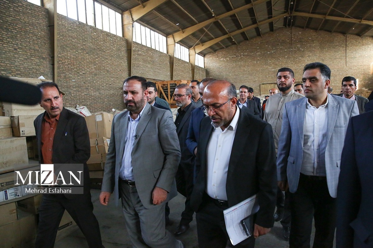 دادستان تهران: تعلل دستگاه‌های اجرایی در راه‌اندازی سامانه جامع تجارت قابل پذیرش نیست/ تعیین مهلت دو ماهه برای راه‌اندازی سامانه/ دستور صالحی برای تعیین تکلیف ۲۸۰۰ دستگاه خودروی وارداتی