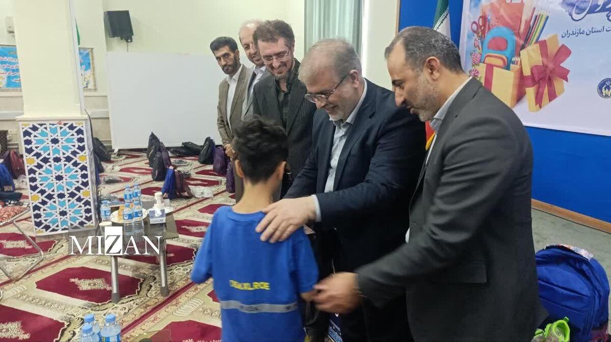 آیین توزیع ملزومات تحصیلی به ۸۲۹ دانش‌آموز تحت پوشش کمیته امداد مازندران برگزار شد 