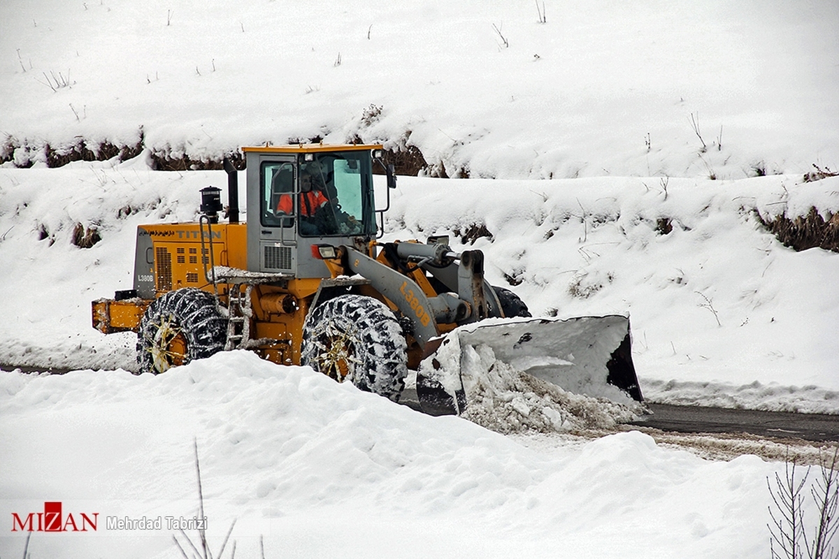 سرمایه ۹۰۰۰ همتی راه‌های کشور زیر نظر سازمان راهداری/ آماده‌سازی ماشین‌آلات در استان‌ها برای فصل سرما