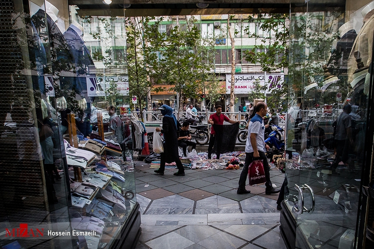 عجیب ولی واقعی؛ پیاده‌رو را هم اجاره می‌دهند/ قیمت‌های عجیب‌وغریب برای اجاره بساط دست‌فروشی