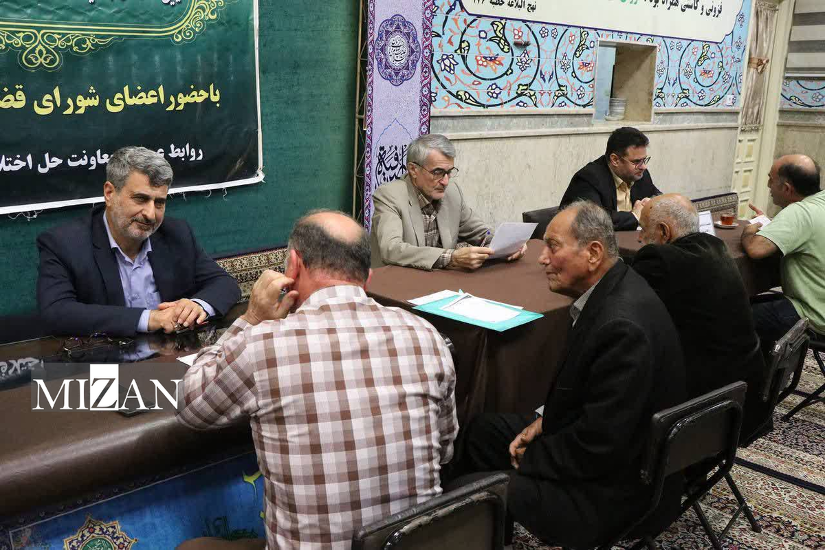 مسئولان قضایی استان گیلان در مساجد شهر رشت به مشکلات حقوقی و قضایی مراجعان رسیدگی کردند