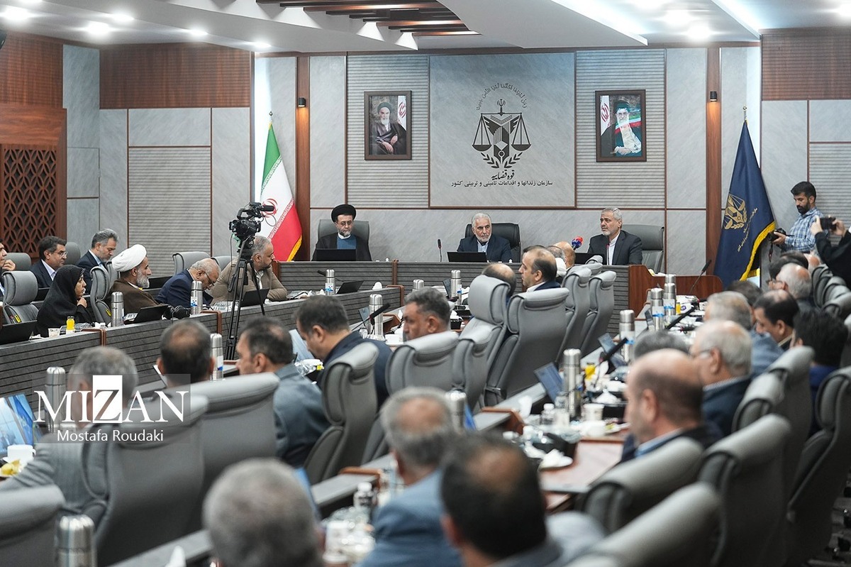 مراسم تکریم و معارفه معاون سلامت، اصلاح و تربیت سازمان زندان‌ها و مدیرکل زندان‌های استان تهران برگزار شد/ رئیس سازمان زندان‌ها: اصلاح و تربیت زندانیان، اولویت اصلی سازمان است