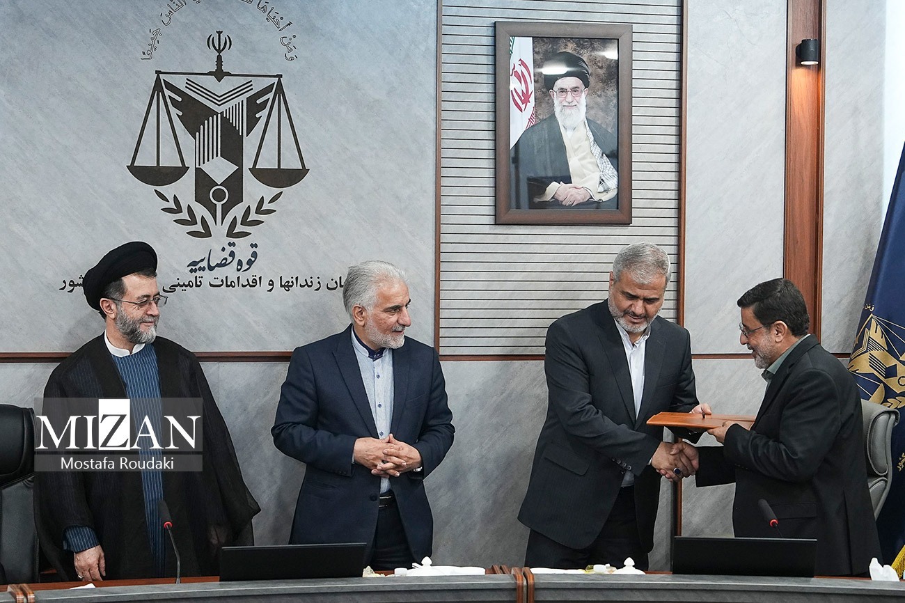 مراسم تکریم و معارفه معاون سلامت، اصلاح و تربیت سازمان زندان‌ها و مدیرکل زندان‌های استان تهران برگزار شد/ رئیس سازمان زندان‌ها: اصلاح و تربیت زندانیان، اولویت اصلی سازمان است