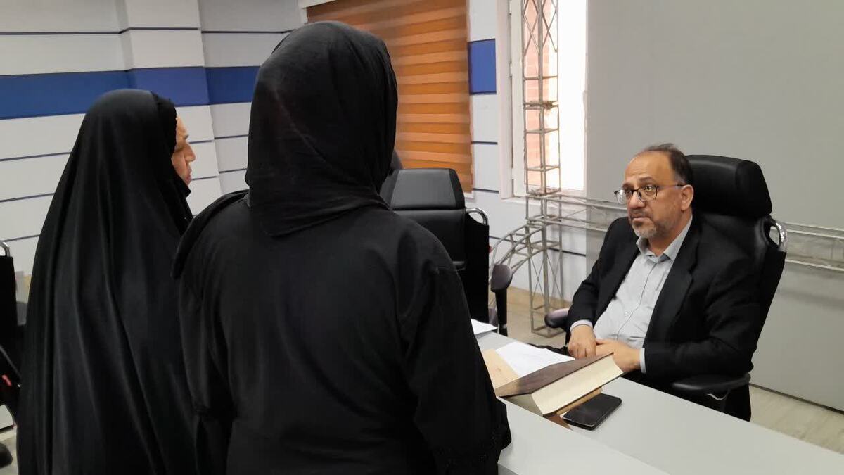 دادستان مرکز استان خوزستان به مشکلات ۳۵ نفر از مراجعان رسیدگی کرد