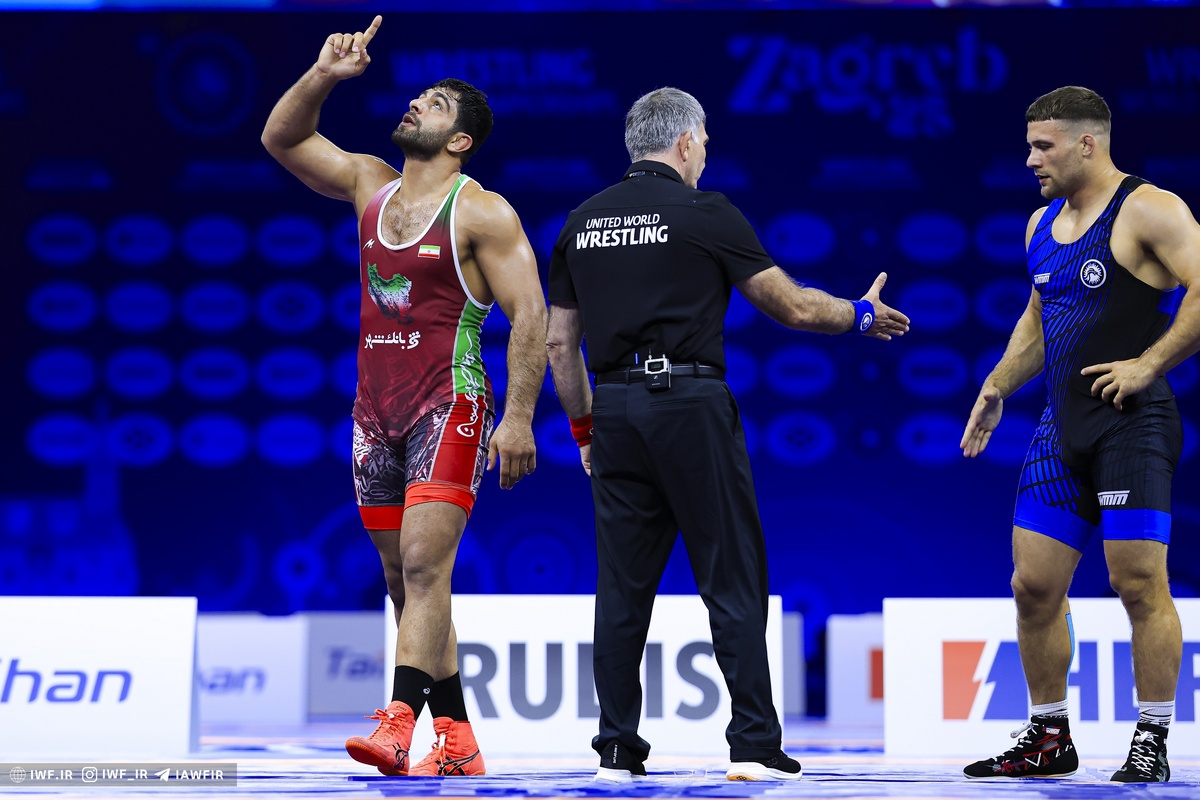 کشتی فرنگی قهرمانی جهان| ساروی مدال طلا را بر گردن آویخت