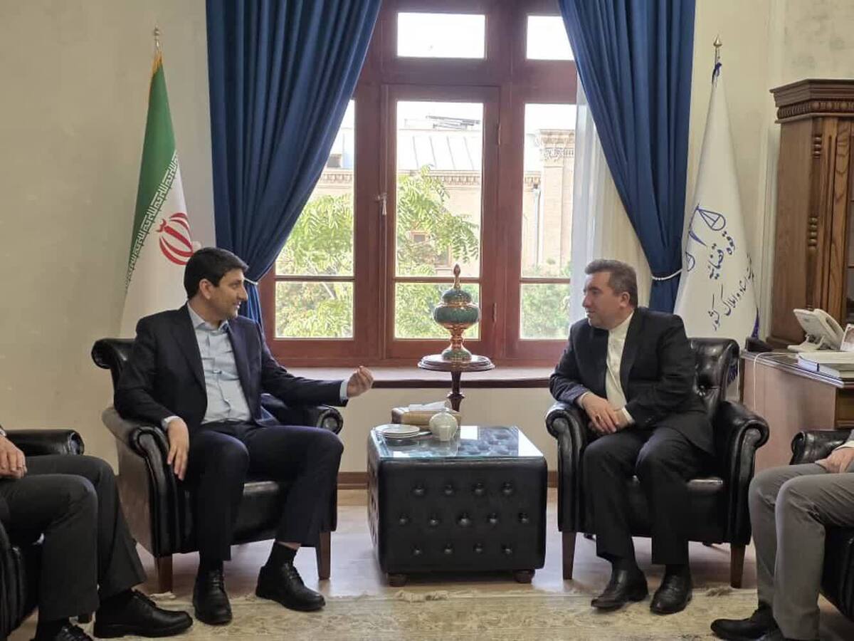 تأکید رئیس سازمان ثبت و وزیر ارتباطات بر توسعه خدمات الکترونیکی سریع و ارزان برای مردم