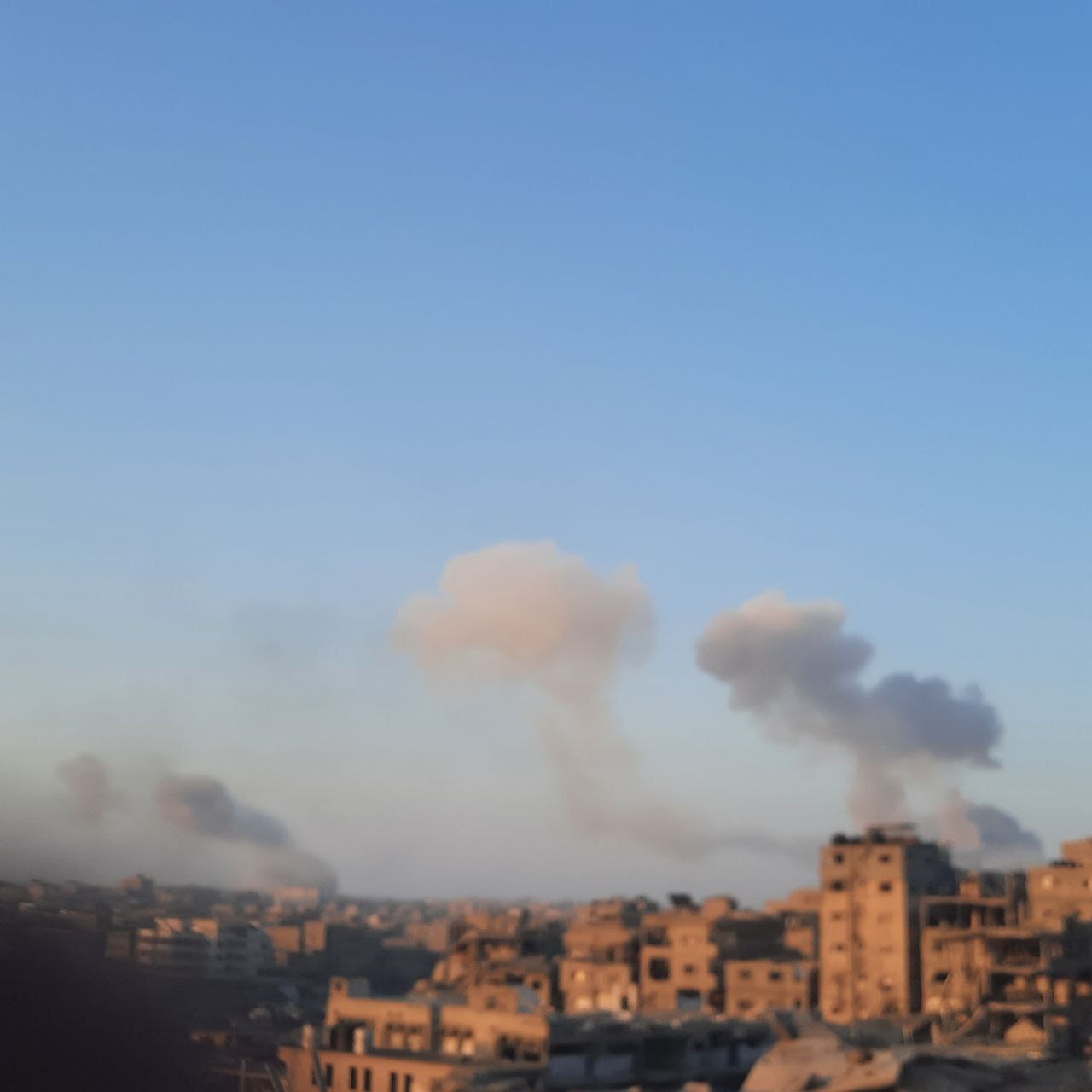 بمباران چادرهای اسکان آوارگان در المواصی بمباران چادرهای اسکان آوارگان در المواصی