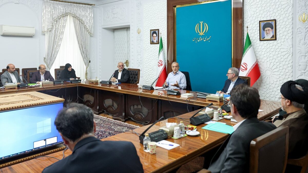 پزشکیان: اولویت در ارتقای کیفیت آموزشی، بهره‌مند شدن دانش‌آموزان نیازمند از آن است