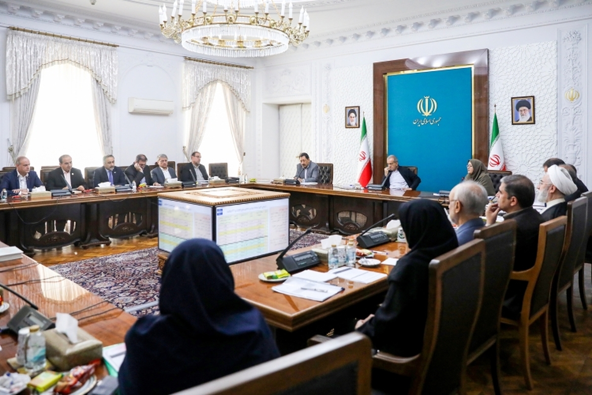 تاکید رئیس جمهور بر فرصت دادن به تولیدکنندگان برای اصلاح فرآیند‌ها و تطبیق با استاندارد‌های بین‌المللی