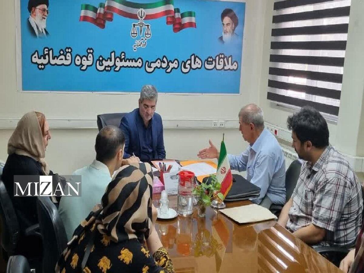 سرپرست مجتمع قضایی شهید صدر و سرپرست دادسرای ناحیه ۱۶ تهران در مرکز ارتباطات مردمی قوه قضاییه به مشکلات مراجعان رسیدگی کردند