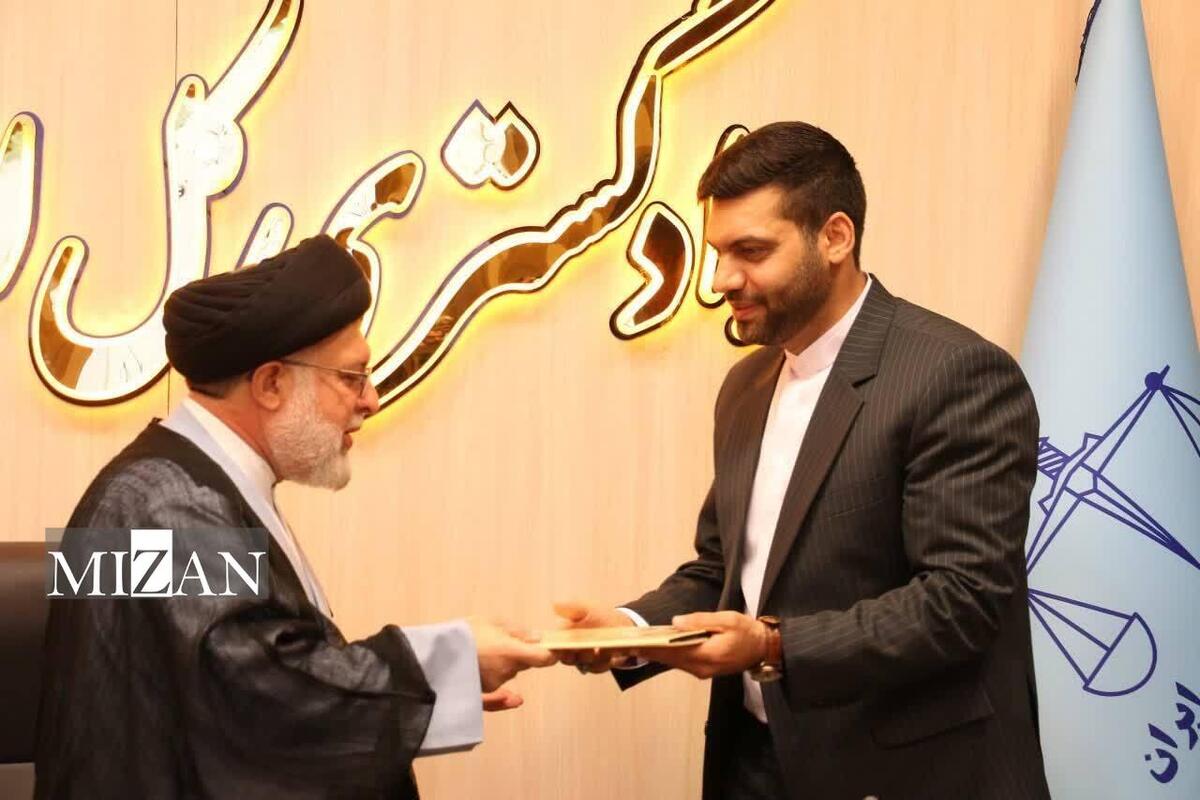 مراسم تکریم و معارفه رئیس کل محاکم عمومی و انقلاب قم برگزار شد